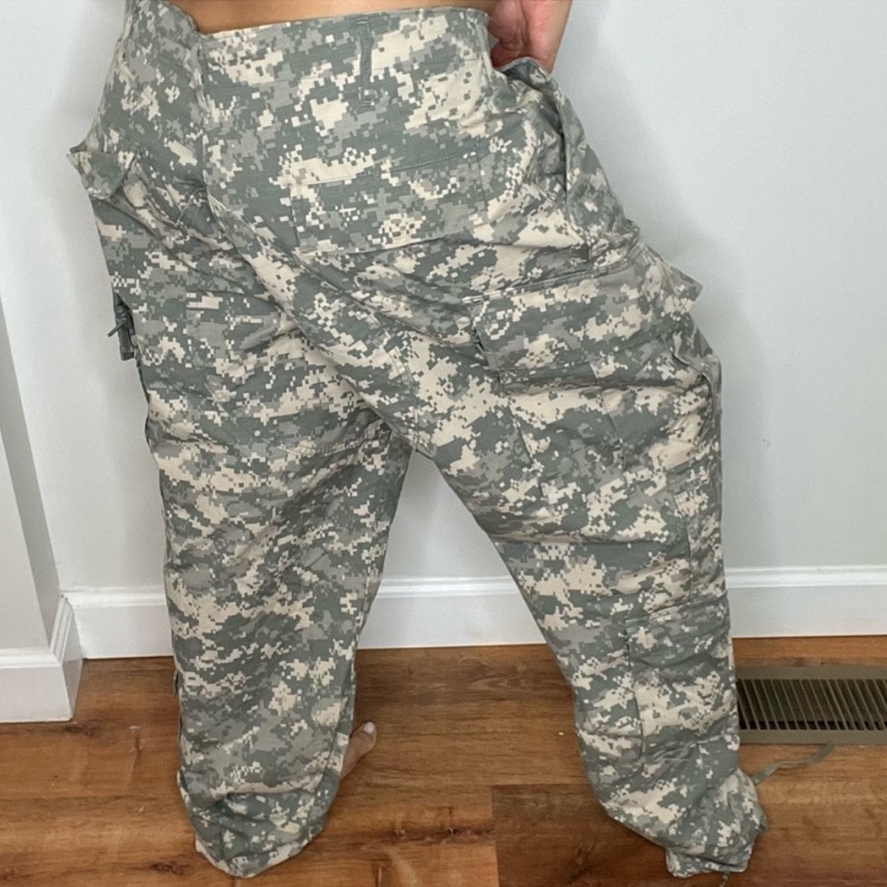Vintage authentic army camo cargo pants vintage utility pants M